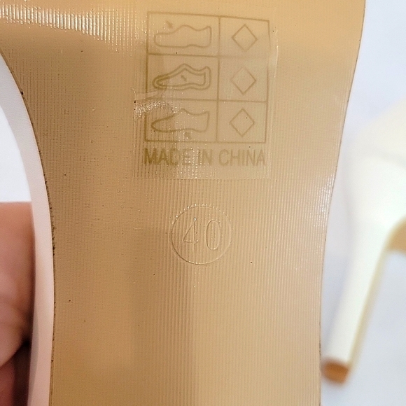 Women's Sandals Open toe and closed heel Beige color - Picture 6 of 14